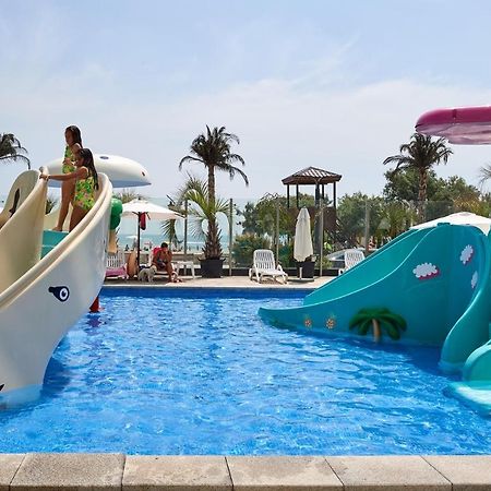 Fancy Apartment In Spa N Pool Beach Resort ママイア エクステリア 写真